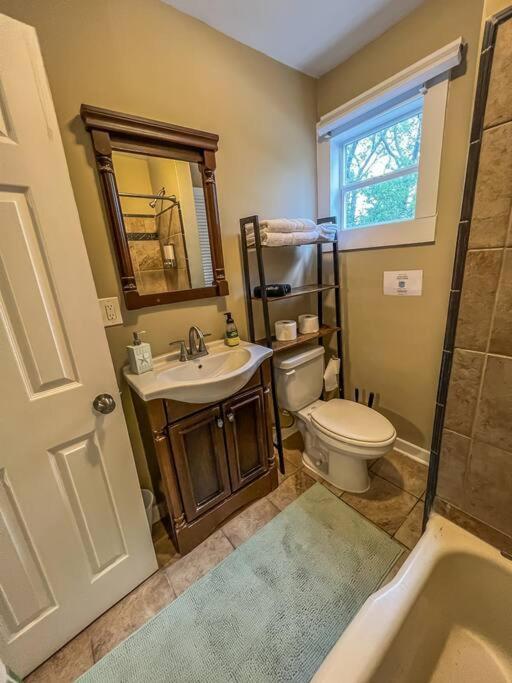 Historic Coastal Haven- Pet Friendly Fast Wi-Fi Villa Norfolk Bagian luar foto