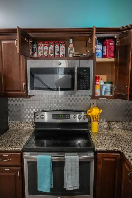 Historic Coastal Haven- Pet Friendly Fast Wi-Fi Villa Norfolk Bagian luar foto