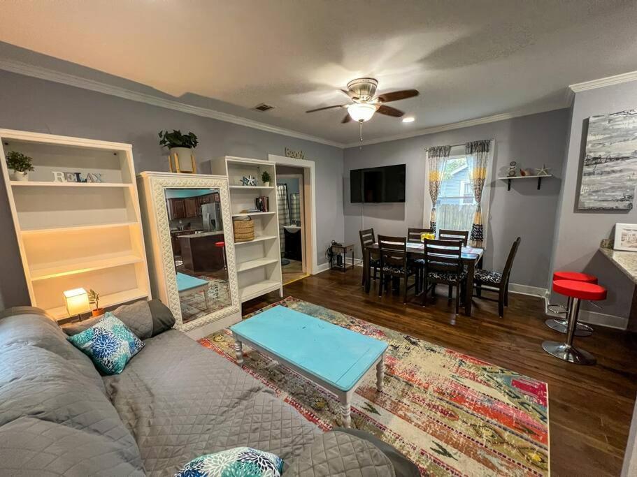 Historic Coastal Haven- Pet Friendly Fast Wi-Fi Villa Norfolk Bagian luar foto