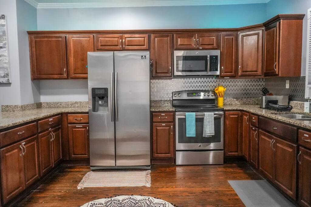 Historic Coastal Haven- Pet Friendly Fast Wi-Fi Villa Norfolk Bagian luar foto