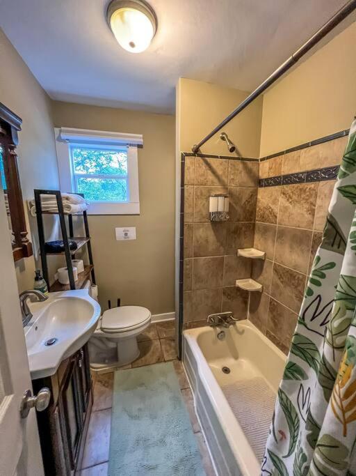 Historic Coastal Haven- Pet Friendly Fast Wi-Fi Villa Norfolk Bagian luar foto