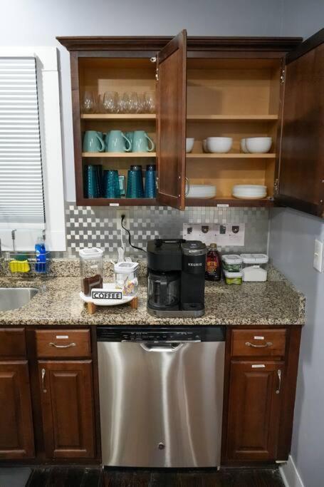 Historic Coastal Haven- Pet Friendly Fast Wi-Fi Villa Norfolk Bagian luar foto